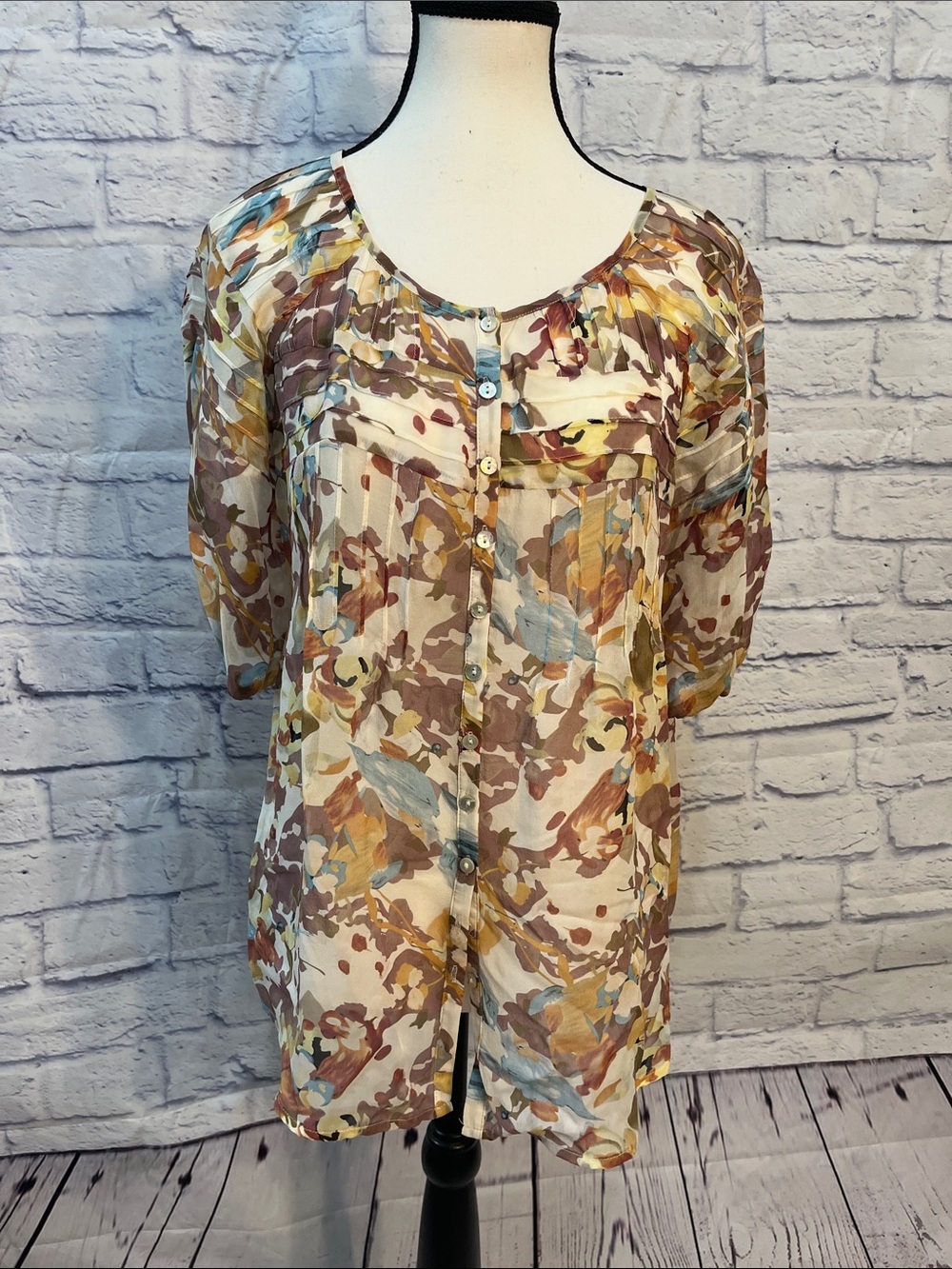 Sundance Sheer Blouse Top Button Down  Short Sleeves Pintuck Pleats Size Medium